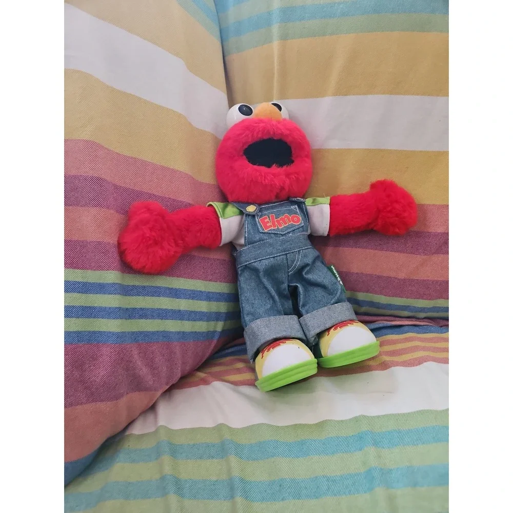 Lets Pretend‎ Elmo